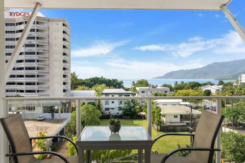 Oceanview on 201 - A Top Floor City-resort Studio