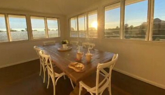 Old World Charm, - Amazing Views - Farm Stay