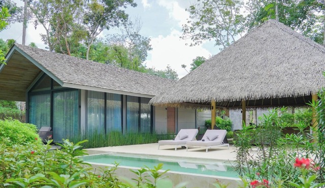 One-Bedroom Reserve Pool Villa in Muang