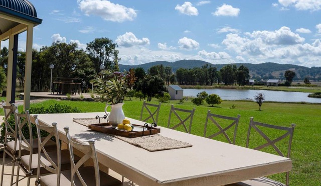 Orana Grove - Luxury Mudgee Vineyard Retreat - 8 guests