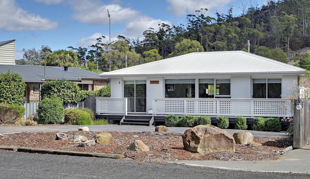 Orford Waterfront Cottage