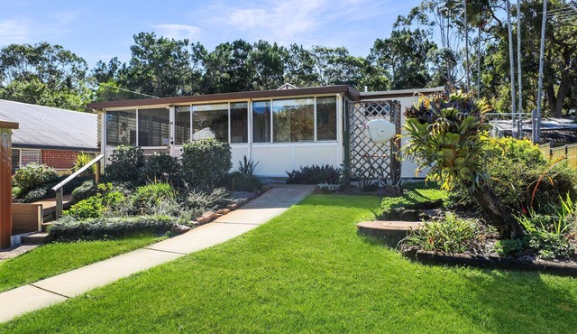 Original house, large gardens in bush setting
