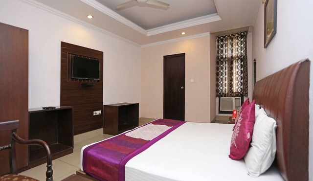 OYO 3697 Hotel Rivieraa