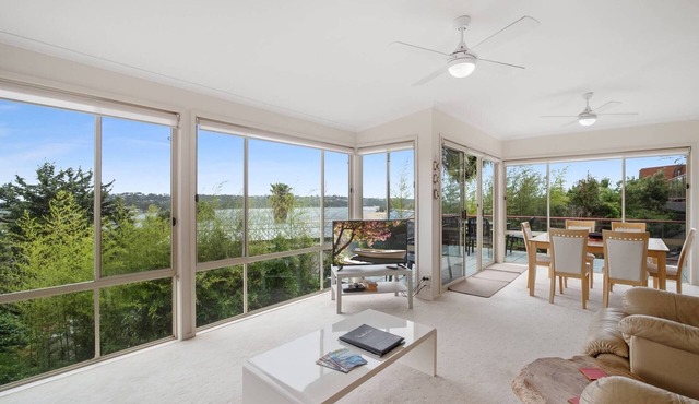 Pacific Heights - 3 Bedroom Executive Deluxe Apartment