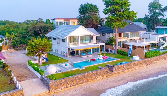 Pailay Beachfront Villa Cha-Am in Hua Hin