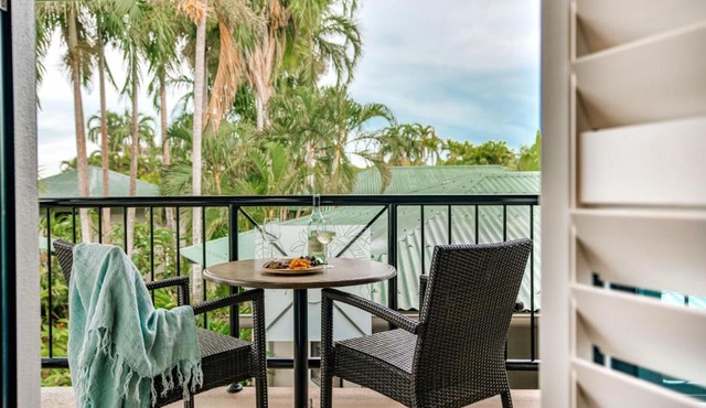 Palms City Resort