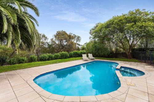 Palmyra Villa - Pool & Spa, Steps to Village