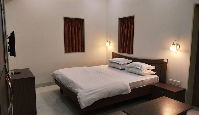Pals Hotel in Mumbai