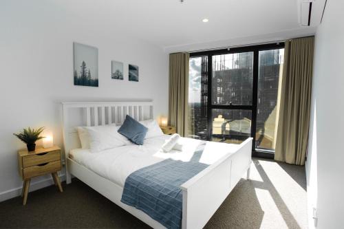 Panorama Apartment Walk to Box Hill Central by GoodLive
