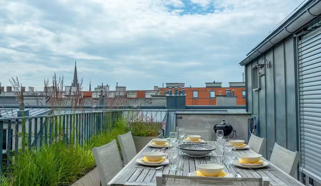 Panoramic 360 loft next to the city center in Wien
