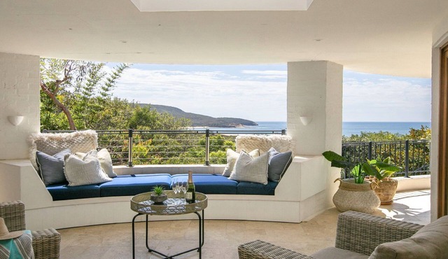Panoramic ocean views and short walk to beach in KILLCARE