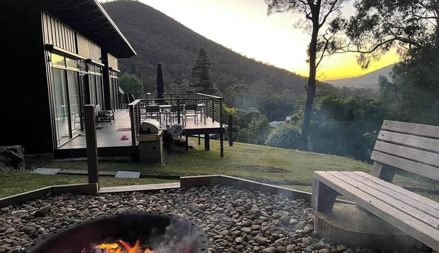 Panoramic views - outdoor bathhouse - walk to town