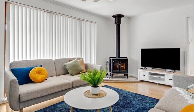 Park View - 4 Bedroom, 2 Bath, pool