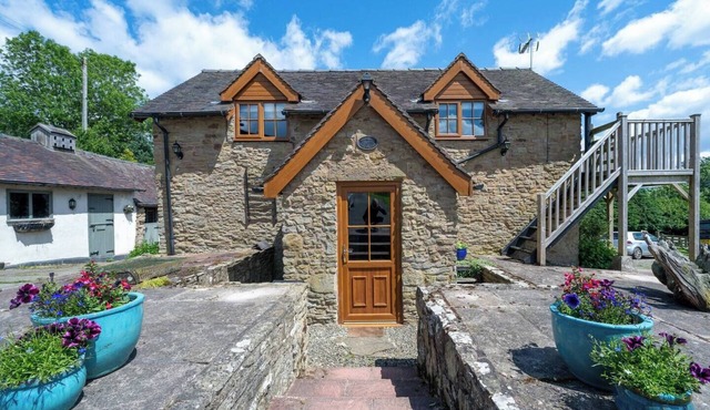 Pass the Keys | Tranquillity Cottage set in rural south Shropshire in Munslow