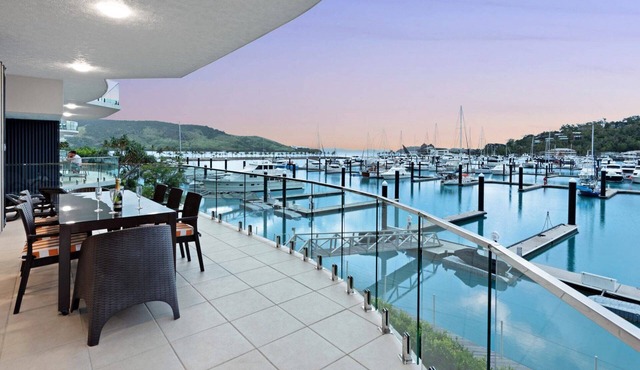 Pavillions 3 Hamilton Island - oceanviews, golf buggy and transfers