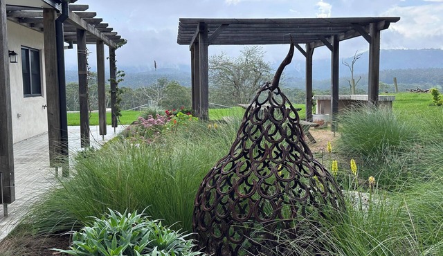 Peaceful farmstay 9 Km from beautiful Mollymook Beach - it's effortless luxury