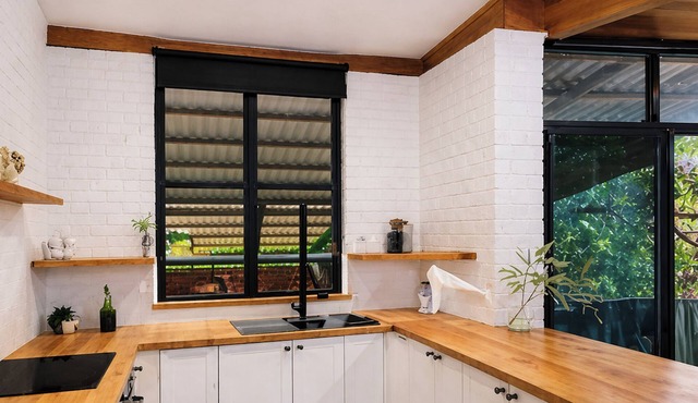Peaceful home, sleeps 10