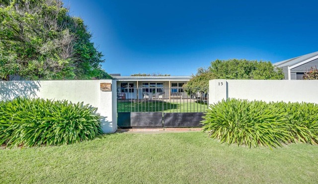Peaceful Seaside Cottage - 15b Encounter Crescent,