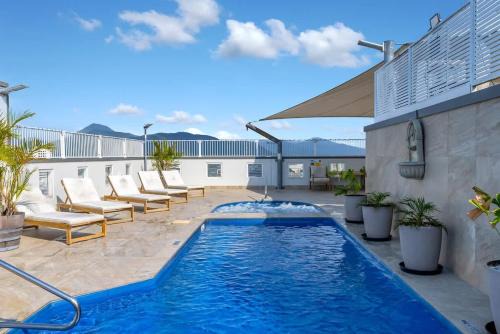 Peak Studio - Highview Haven across Shopping Centre