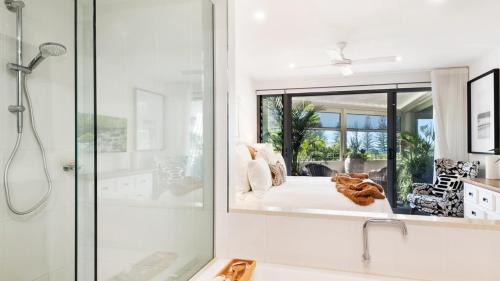 Pearl - Resort Pool, Tennis Courts, Beach Front