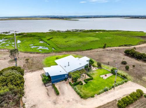 Pelican Point - 70D Thorpe Road Clayton Bay
