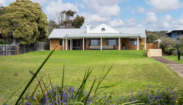 Pelicans View – Riverside Retreat by the Blackwood River - Pelicans View Riverside Retreat by the Blackwood River