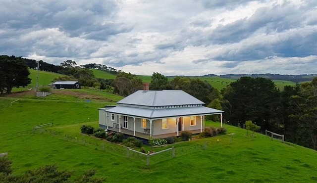 Pen-y-Bryn (Welsh for On Top of the Hill), Sweeping views of Wilsons Promontory