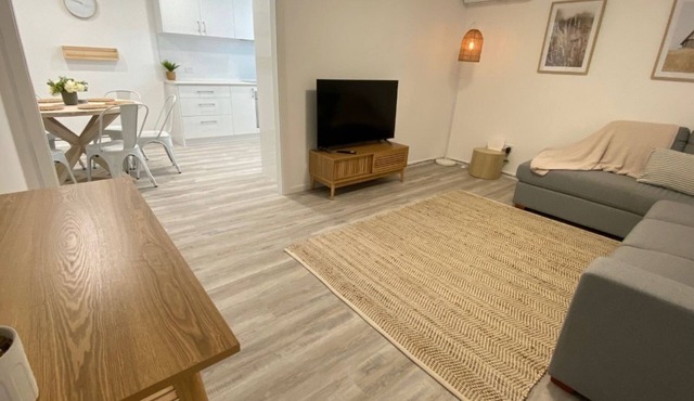 Peppermint Cottage-beautiful, newly renovated holiday home property that will take your breath away