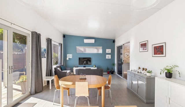 Peppi Hollow - 500 metres from the beach!