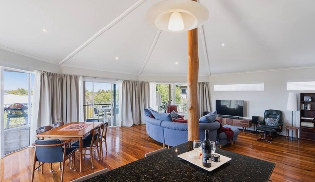 Peppy Harmony House Coastal Calm on Geographe Bay