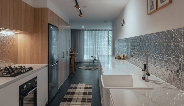 Perfect Central Located 2-Bed with Secure Parking