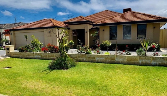 Perfect Family Modern House Close to Everything