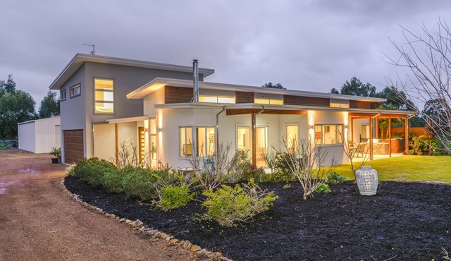 perfect for families free WIFI come down & enjoy the beautiful SW!Latitude 33 -