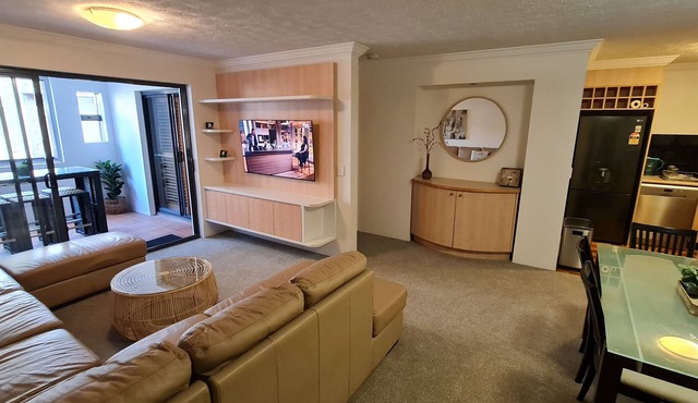 Perfectly Central 2 Bedroom Apartment & Office
