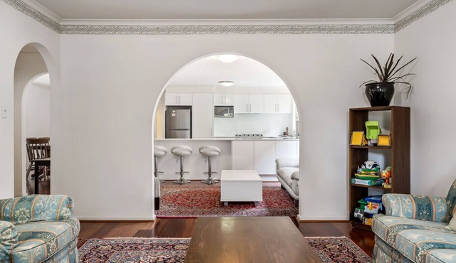 Perfectly Positioned in Mile End in Mile End