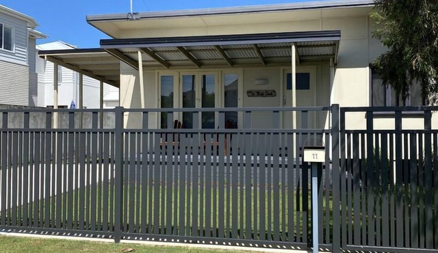Pet friendly beach shack in the heart of Cotton Tree