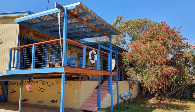 Pet Friendly Beach Shack, one street from the Silver Sands Beach