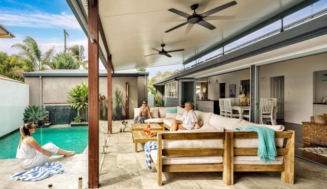 Pet Friendly House Opposite Bokarina Beach