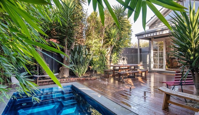 Pet Friendly - Sandy Village Retreat Heated Pool Bay Views
