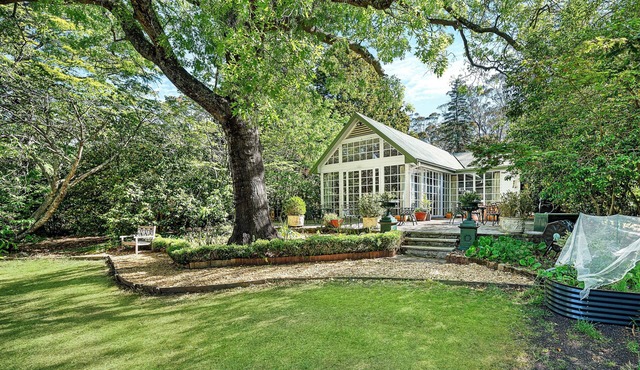 Picturesque mountain home - 6.5 acres of gardens to explore!