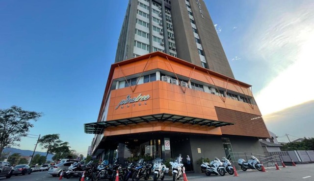 Pine Tree Hotel in Batu Pahat