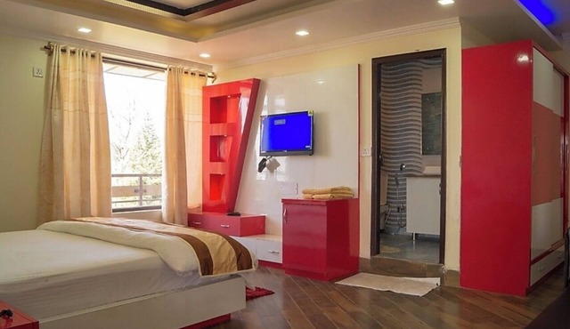 Pink Park By Panache Hotel in Bir