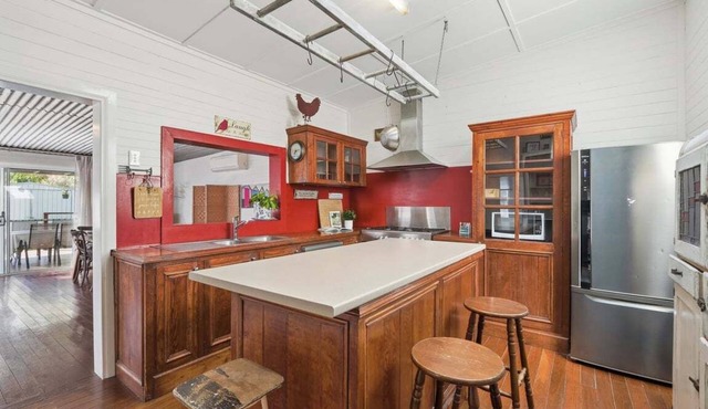 Pip's Cottage - Pets Friendly, Cafes, Bars, Jetty Beach
