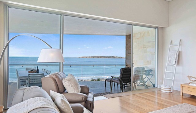Platform 39, Beachfront & Victor Harbor Views in McCracken