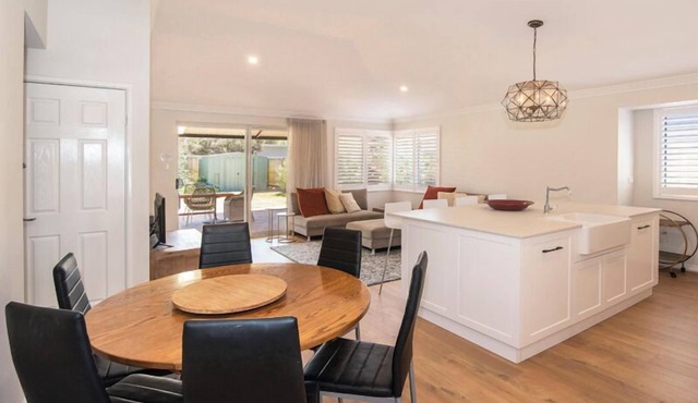 Prevelly Beach House | Walk to the beach