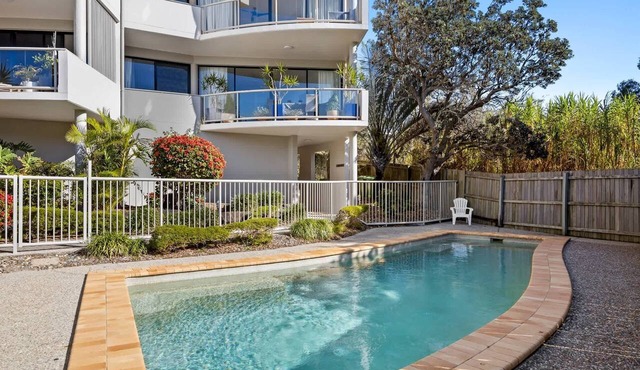 Pristine 2-Bed Apartment with Pool and Balcony in Sunrise Beach