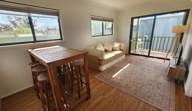 Private 2-Bedroom Guesthouse in Central Birchip in Birchip