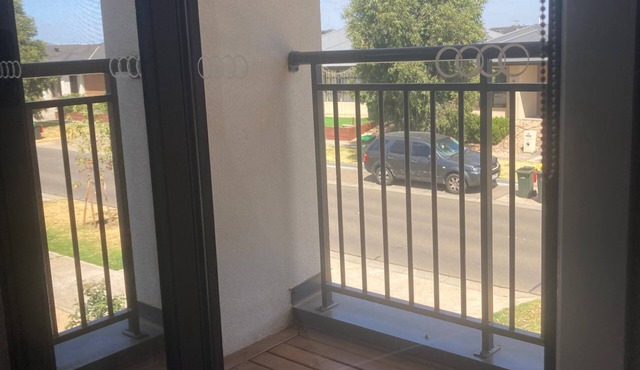 Private 4BR 1stlevel Spa 1GBWifi Netflix MelbournennSharennSave