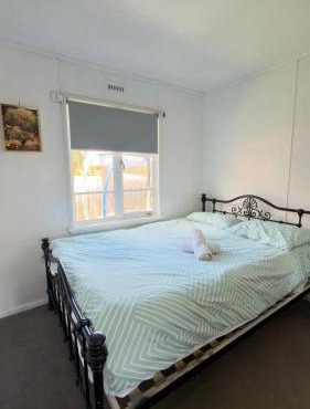 Private Double Room close CBD & Airport