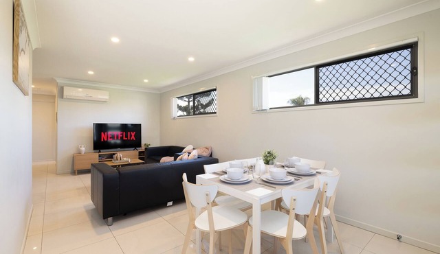 Private Rocklea 1BR | AC | Kitchen | 120D1